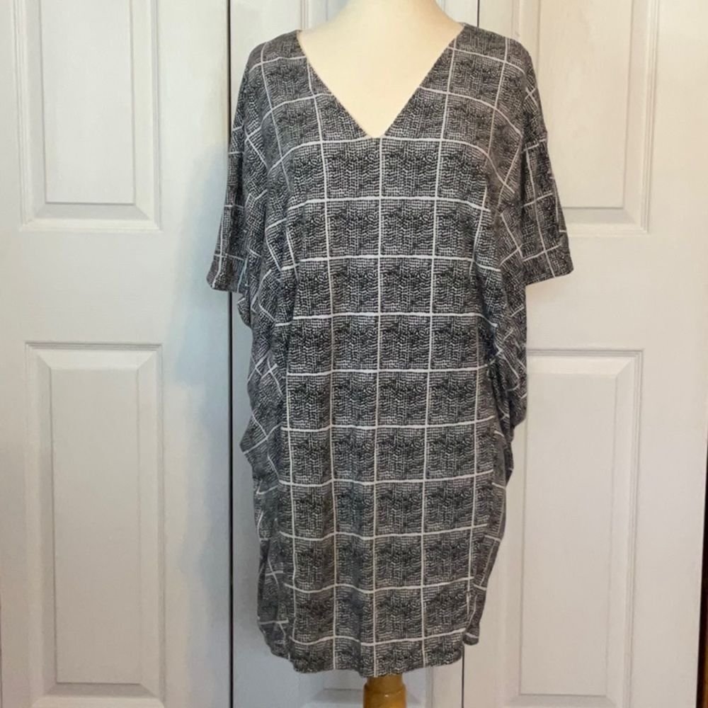 Bella Luxx Kaftan Batwing Mini Black White Dress Sleeveless Small‎